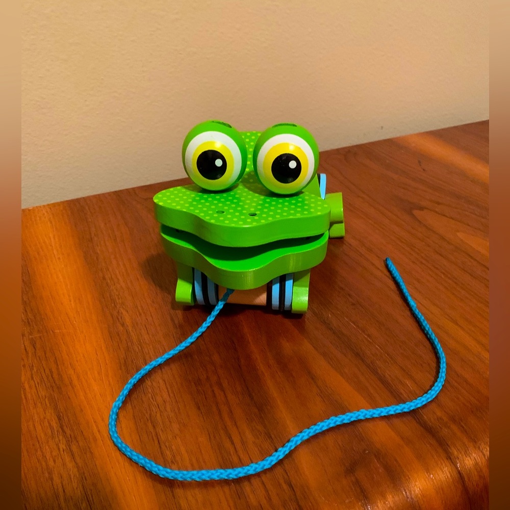 Melissa & Doug Frolicking Frog Green Wooden Pull Toy First Play Toddler